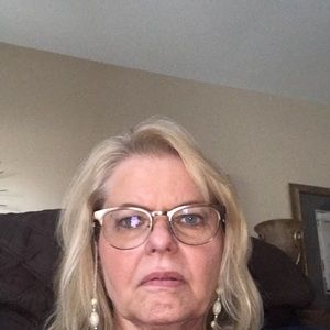 Meet your Posher, Debra